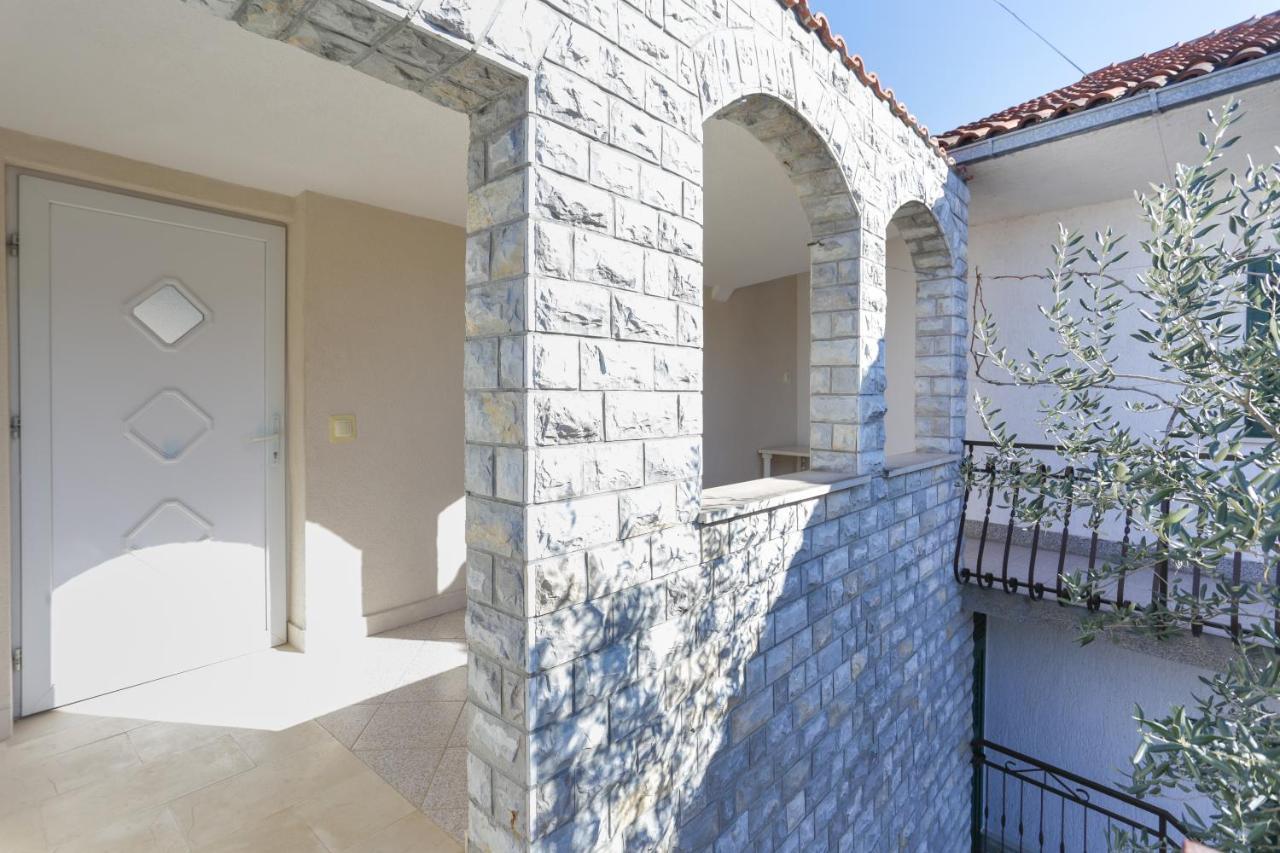 Apartments Marinero Trogir Exterior photo